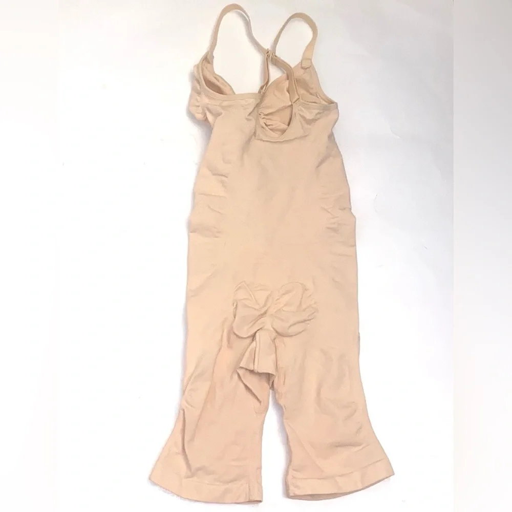(B10) NEW SKIMS seamless sculpt mid thigh bodysuit,‎ sand, Size XS, NWOT